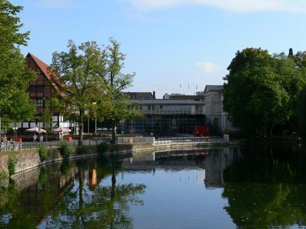 Schloßgraben mit Blick auf das Landesmuseum